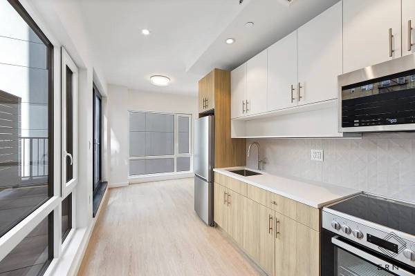 2BR/1BA Apartment · San Francisco photo 3
