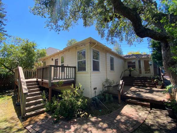 Charming Menlo Park Home With Private Backyard &amp; Beautiful Oak Tree photo 2