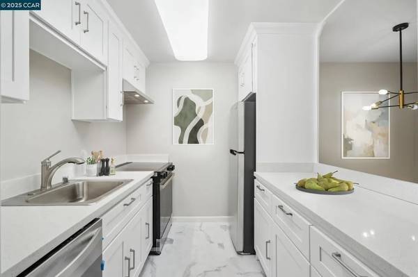 1BR/1BA Condo on Kingston Ave · Oakland photo 5