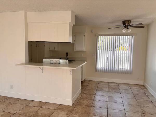 Huntington Apartments photo 4