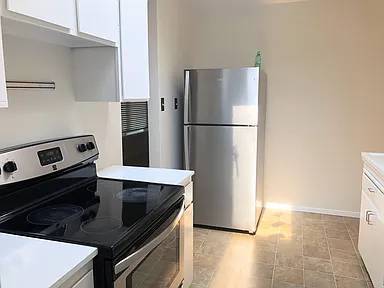 2BR/1BA Single Family House on Bryan Ave · Sunnyvale photo 4