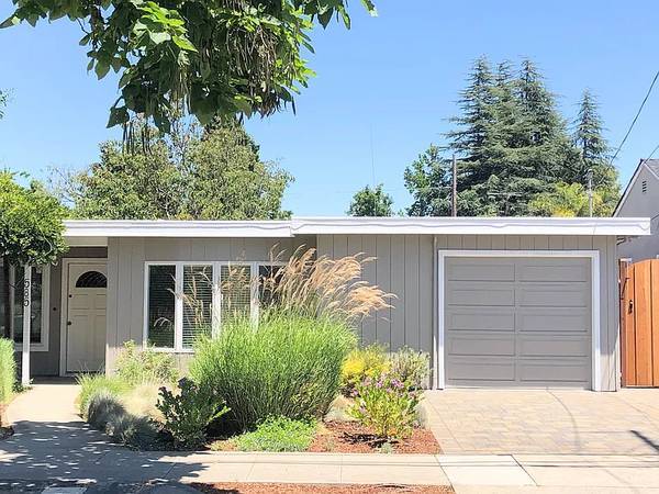 2BR/1BA Single Family House on Bryan Ave · Sunnyvale photo 2