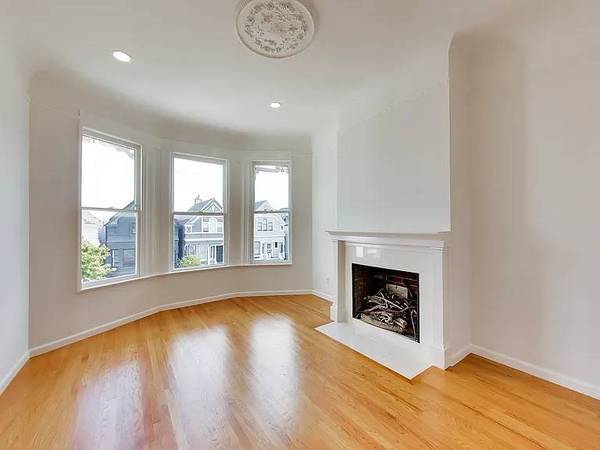 45 Bartlett St photo 5