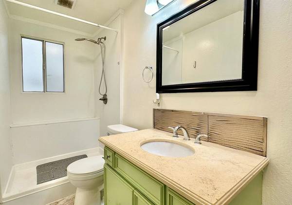 1BR/1BA Apartment on Nicholl Ave · Richmond photo 4