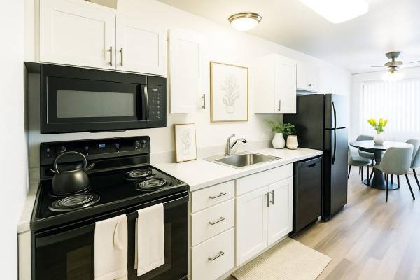 Apartments on Washington Ave · San Leandro photo 3