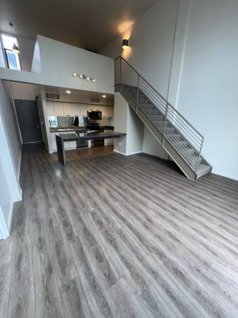 2BR/1BA Loft · Santa Cruz photo 2