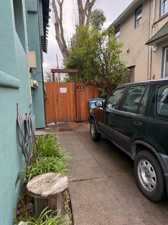 1BR/1BA Apartment on Derby St. · Berkeley photo 4