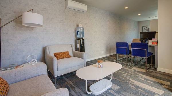 Apartments on Alaska Ave · Fairfield photo 2