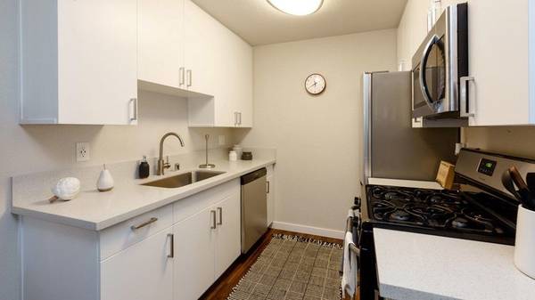 Apartments on Alaska Ave · Fairfield photo 5