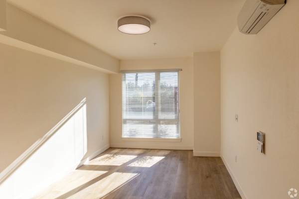 Monroe St. Apartments photo 2
