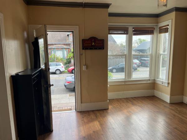 1BR/1BA Single Family House on Allston Way · Berkeley photo 4