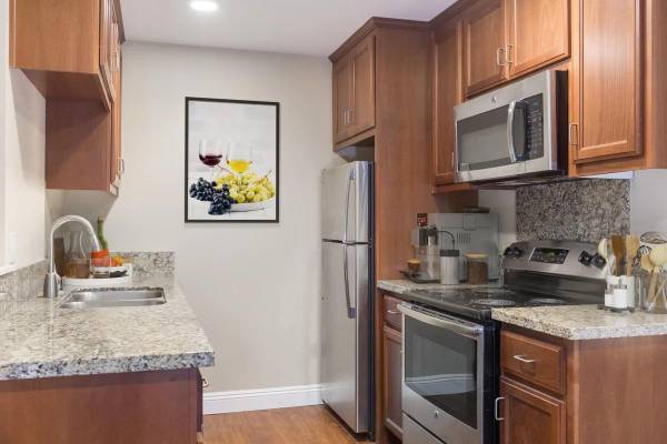Apartments on Pine Street · Martinez photo 4