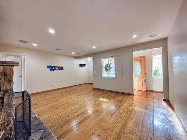 Charming 3-Bedroom Home in Prime Cambrian Location photo 2