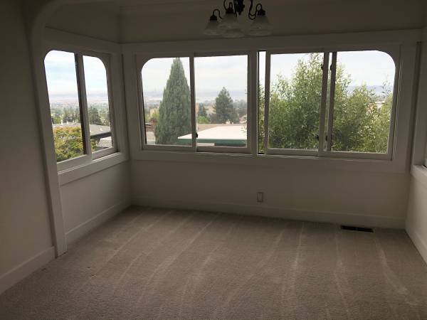 2BR/2BA Apartment · Berkeley photo 4