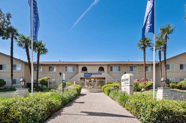 Apartments on First St · San Juan Bautista photo 5
