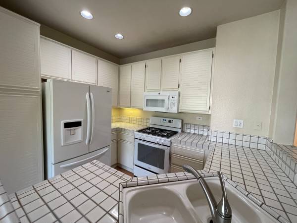 2BR/2BA Condo · San Jose photo 4