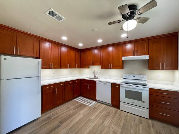 2BR/1BA Apartment · Santa Clara photo 2