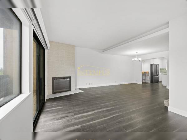 Condos on Oak Street · Saratoga photo 3