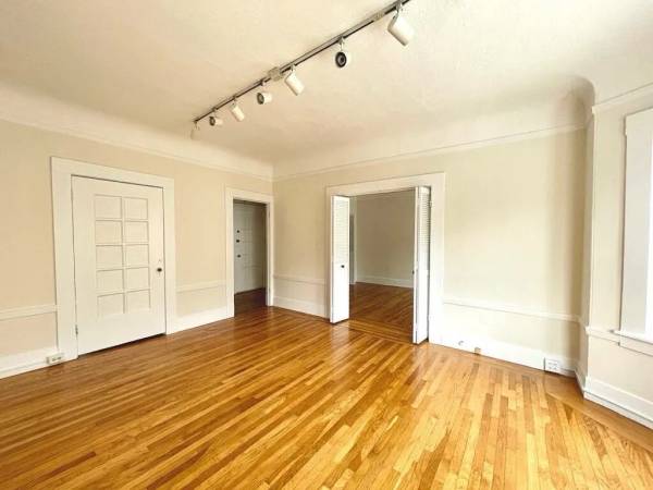 1BR/1BA Apartment on Sacramento St · San Francisco photo 5