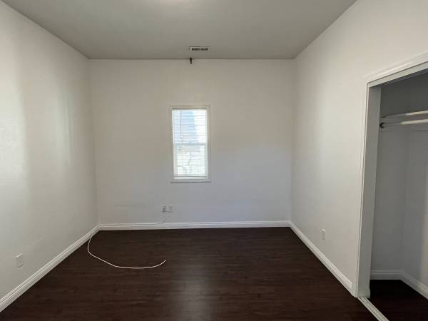 3BR/1BA Duplex on Union Street · Emeryville photo 3
