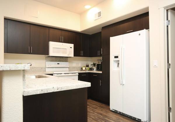 Apartments on Business Center Dr. · Fairfield photo 3