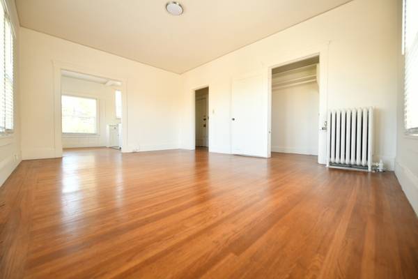 Nice studio apartment with modern fixtures and appliances photo 5