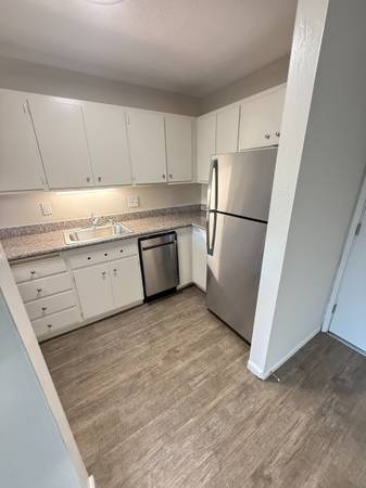Otis Terrace Apartments photo 5
