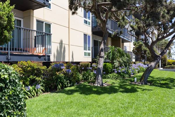 Apartments on Shore Line Dr · Alameda photo 4