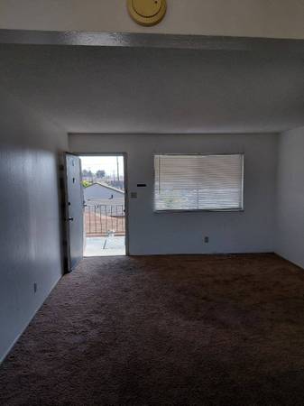 2BR/1BA Apartment on Mission Ave. · Richmond photo 2