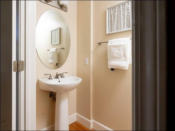 1BR/2BA Condo · Palo Alto photo 4