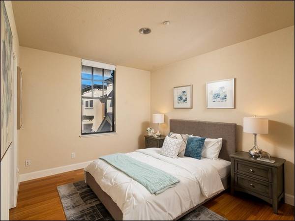 1BR/2BA Condo · Palo Alto photo 5