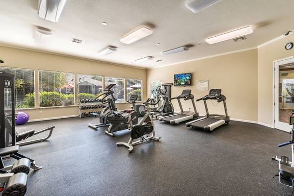 Vineyard Creek Apartments photo 5