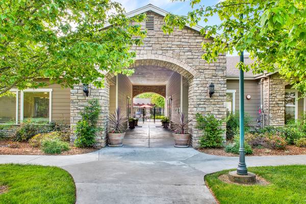 Vineyard Creek Apartments photo 3