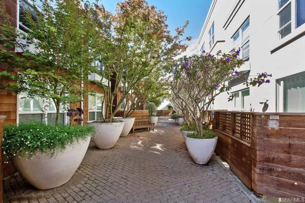Condos on Mcallister St · San Francisco photo 3