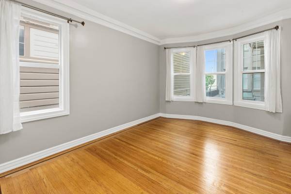 2BR/2BA Apartment on Broadway · San Francisco photo 3