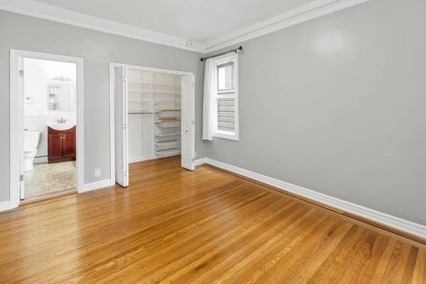 2BR/2BA Apartment on Broadway · San Francisco photo 4