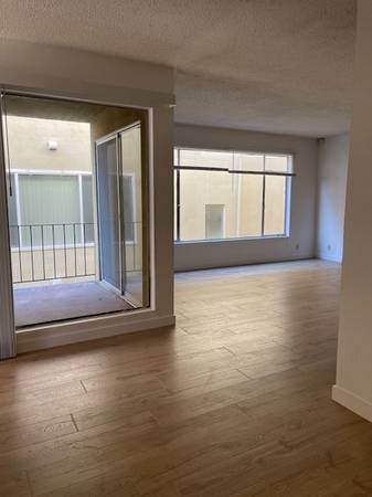 2BR/1BA Apartment · Berkeley photo 2