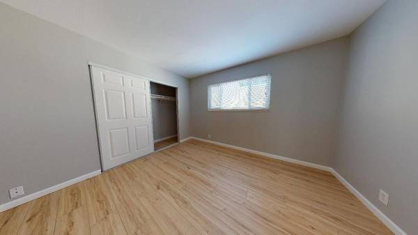 Apartments on Kingston Ave · Oakland photo 3