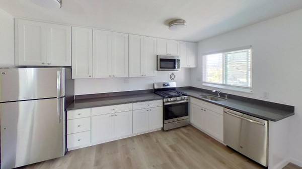 Apartments on Kingston Ave · Oakland photo 4