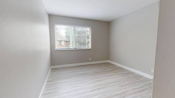 Apartments on Kingston Ave · Oakland photo 5