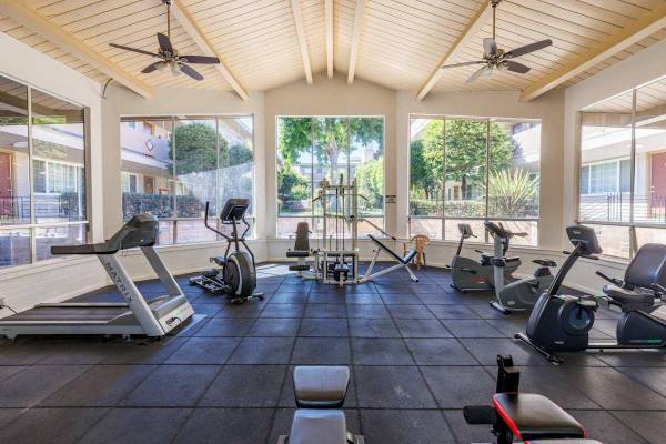 Apartments on Washington Ave · San Leandro photo 5