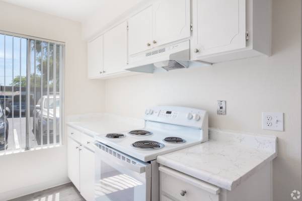 Apartments on Meadow Ln · Concord photo 3
