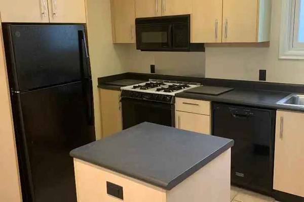 0BR/1BA Apartment on Mallorca Way · San Francisco photo 2