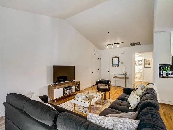 1 Bed, 1 Bath - Daly City/South Hill Condo - 2 Parking Spaces photo 3