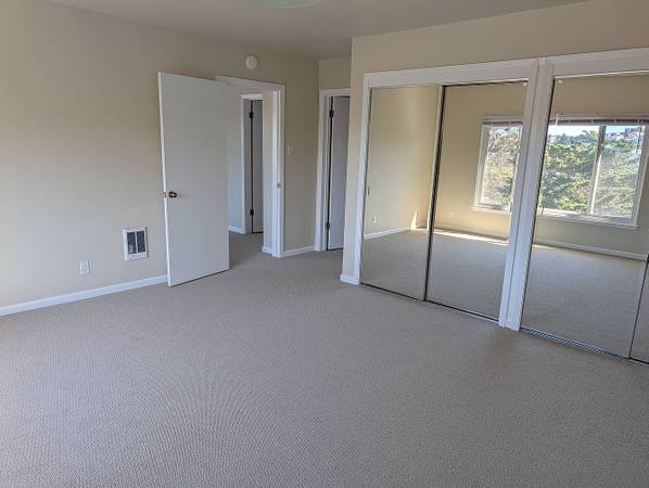 2BR/1BA Apartment · San Francisco photo 5