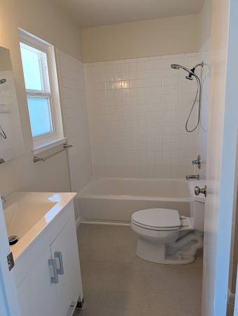 2BR/1BA Apartment · San Francisco photo 4