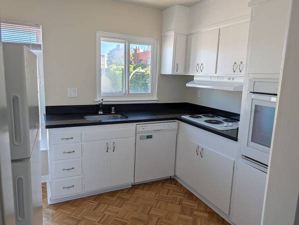 2BR/1BA Apartment · San Francisco photo 3