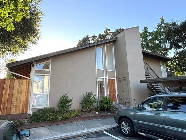 2BR/2BA Townhouse · Pleasant Hill photo 2
