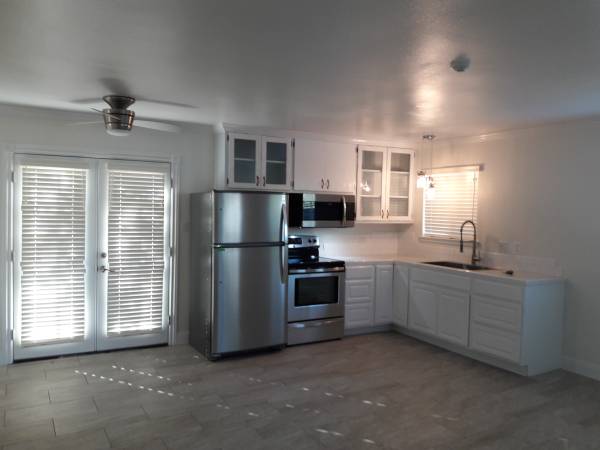 1BR/1BA Single Family House on Hendlety St. · Santa Rosa photo 4