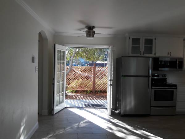 1BR/1BA Single Family House on Hendlety St. · Santa Rosa photo 5